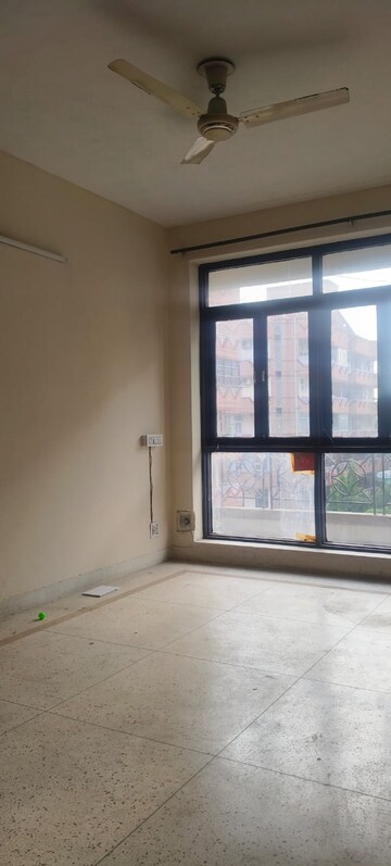 Room in 3 BHK Apartment at Joy kunj Apartment, Sector 56 – for Rent
