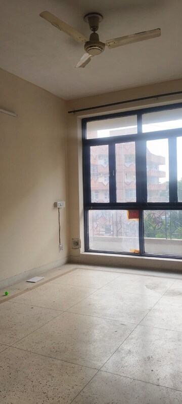 Room in 3 BHK Apartment at Joy kunj Apartment, Sector 56 – for Rent