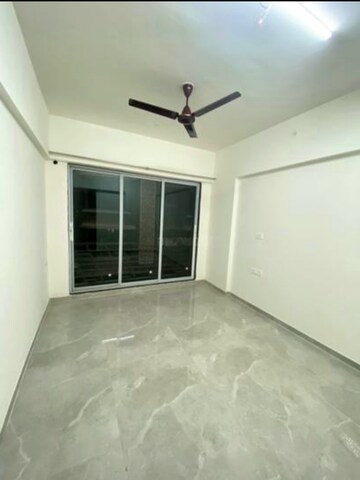 Room in 3 BHK Apartment at Yamuna CHS Mulund West, Mulund West – for Rent
