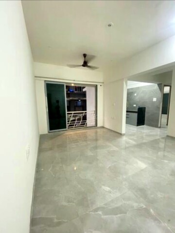 Room in 3 BHK Apartment at Yamuna CHS Mulund West, Mulund West – for Rent