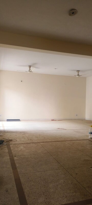 Room in 3 BHK Apartment at Joy kunj Apartment, Sector 56 – for Rent