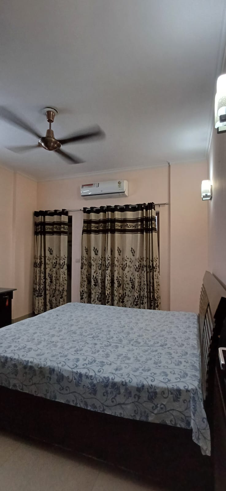 3 BHK + Servant Room Apartment For Rent in Ardee City Palm Grove Heights