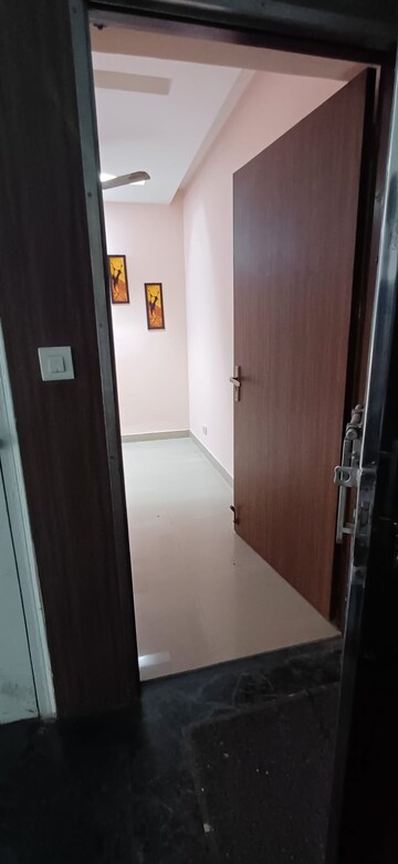 Building Lobby in 3 BHK Apartment at Ardee City Palm Grove Heights, Sector 52 – for Rent