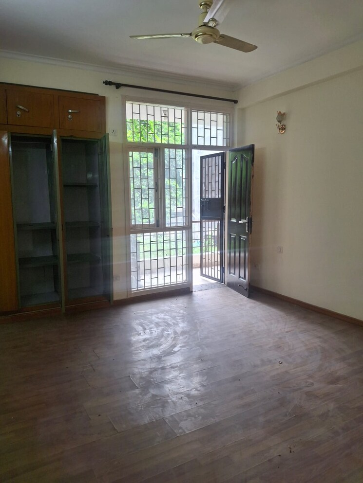 Room, ameya-sapphire-57 3 Bedroom 240 Sq.Yd. Builder Floor In Sector 57 Gurgaon 9095932