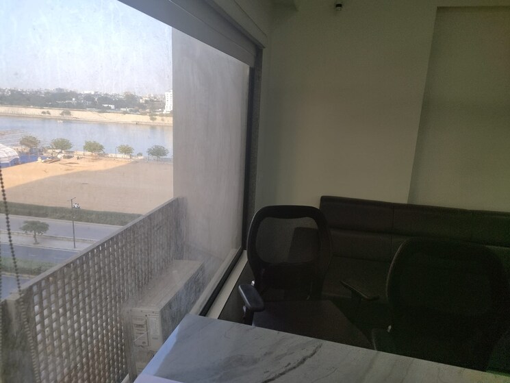 Team Area, sun-westbank Commercial Office Space 720 Sq.Ft. In Navrangpura Ahmedabad 9095984