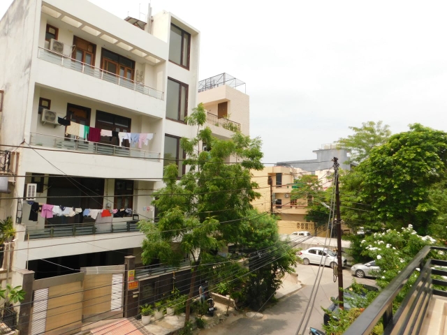 2 BHK + Pooja Room,Extra Room Independent House For Rent in RWA Apartments Sector 27