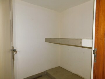 Room in 2 BHK Independent House at RWA Apartments Sector 27, Sector 27 – for Rent