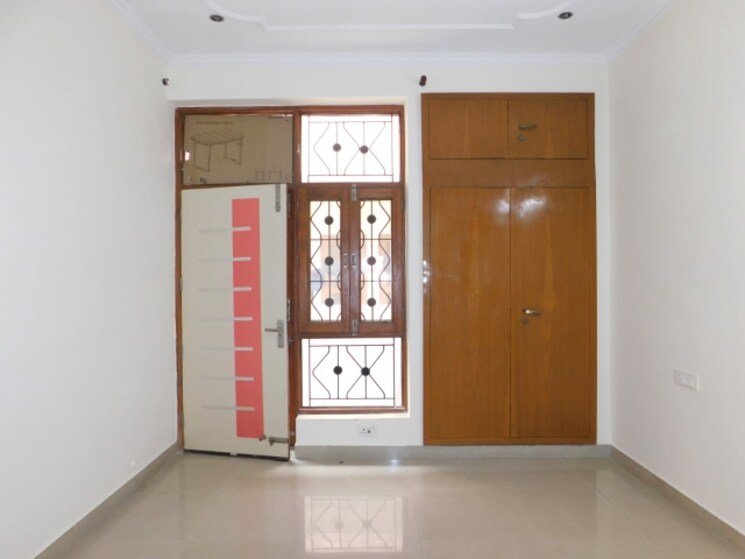 Room, rwa-apartments-sector-27 2 Bedroom 200 Sq.Mt. Independent House In Sector 27 Noida 9096033
