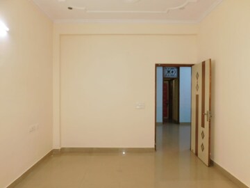 Room in 2 BHK Independent House at RWA Apartments Sector 27, Sector 27 – for Rent