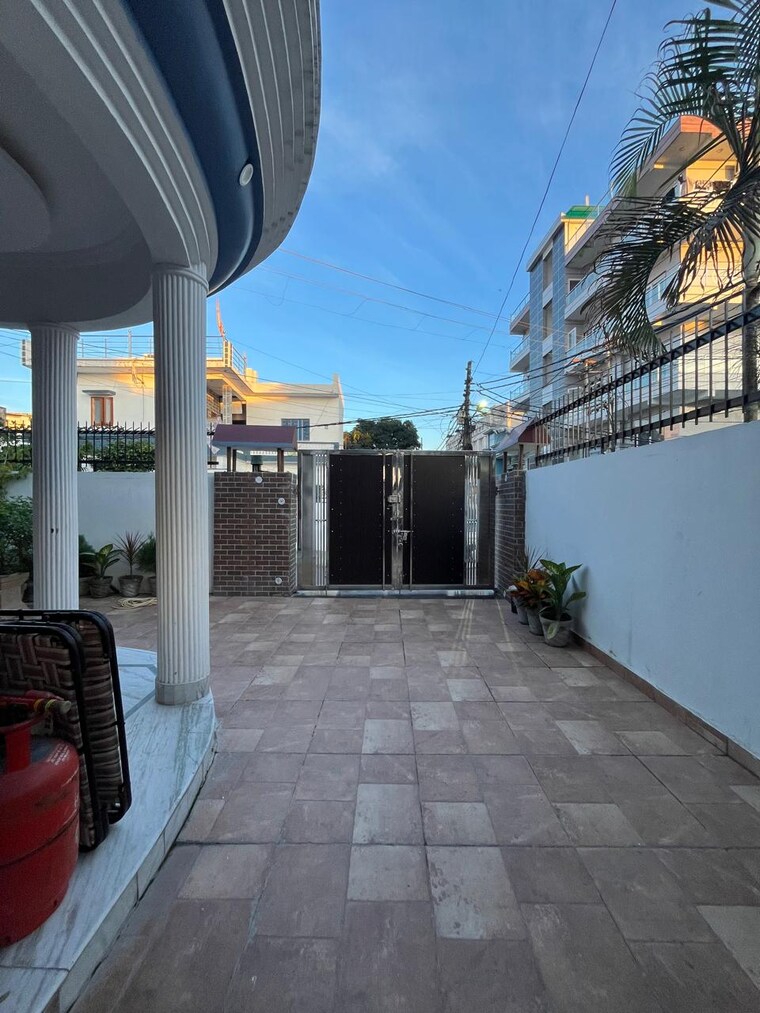 Exterior View, patel nagar 5 Bedroom 262 Sq.Yd. Independent House In Patel Nagar Dehradun 9096021