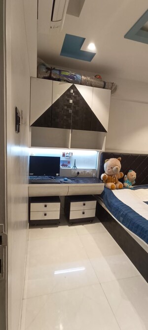 Furnished Amenities in 3 BHK Apartment at One Hiranandani Park, Ghodbunder Road – for Sale