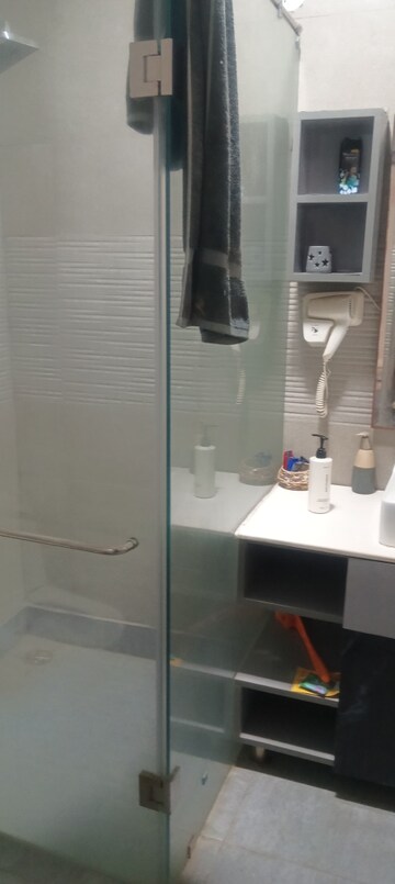 Bathroom in 1 BHK Builder Floor at RWA Residential Society Sector 46, Sector 46 – for Rent