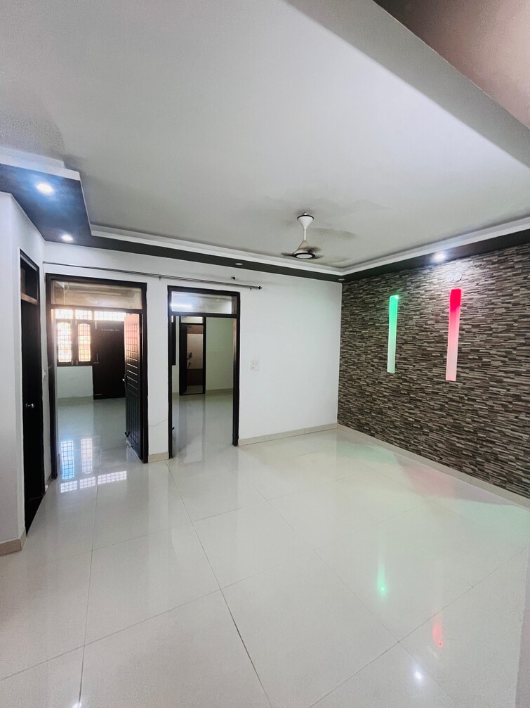 Cover Image, gms road 3 Bedroom 1650 Sq.Ft. Builder Floor In Gms Road Dehradun 9096095