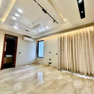 Bedroom in 4 BHK Builder Floor at Central Park 3 The Room, Sohna Sector 33 – for Sale