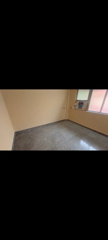 Room in 2 BHK Apartment at Abhinav Apartment, Vile Parle East – for Rent