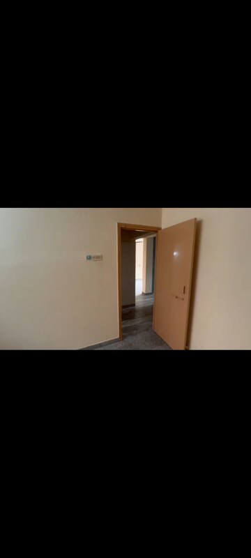 Room in 2 BHK Apartment at Abhinav Apartment, Vile Parle East – for Rent