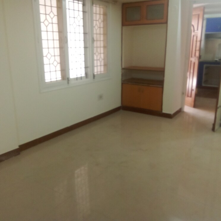 Room, ejipura 1 RK 300 Sq.Ft. Builder Floor In Ejipura Bangalore 9096101