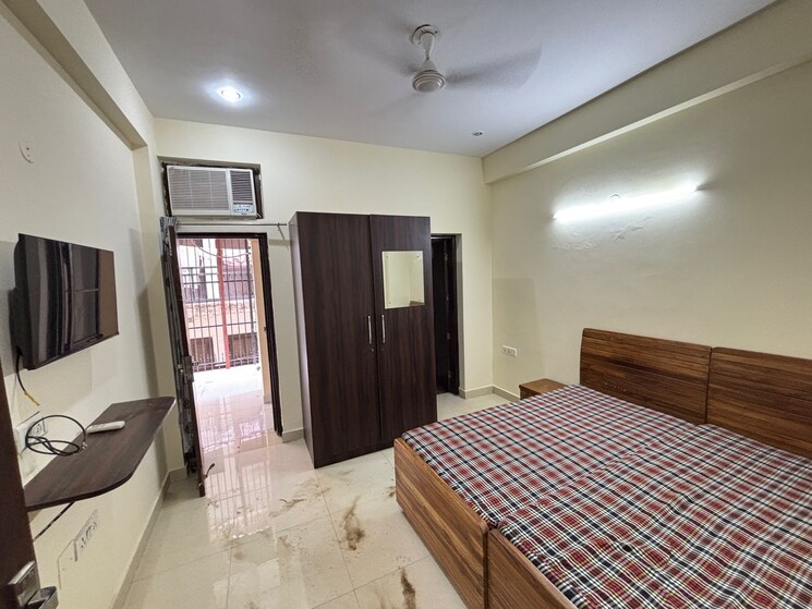 Bedroom, sector 52 2 Bedroom 1100 Sq.Ft. Builder Floor In Sector 52 Gurgaon 9096125