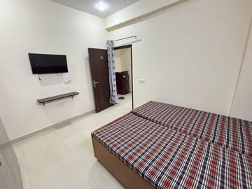 Bedroom in 2 BHK Builder Floor at Sector 52 – for Rent