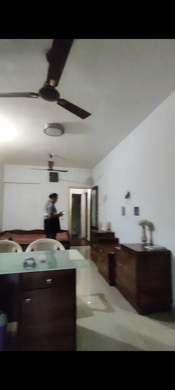 Room in 3 BHK Apartment at Amogh Adjure Apartment, Vile Parle East – for Rent