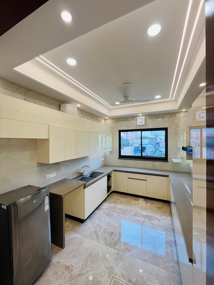 Kitchen, gms road 3 Bedroom 2400 Sq.Ft. Builder Floor In Gms Road Dehradun 9096158