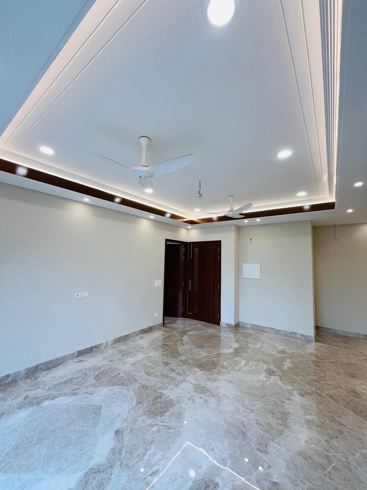 Room, gms road 3 Bedroom 2400 Sq.Ft. Builder Floor In Gms Road Dehradun 9096158