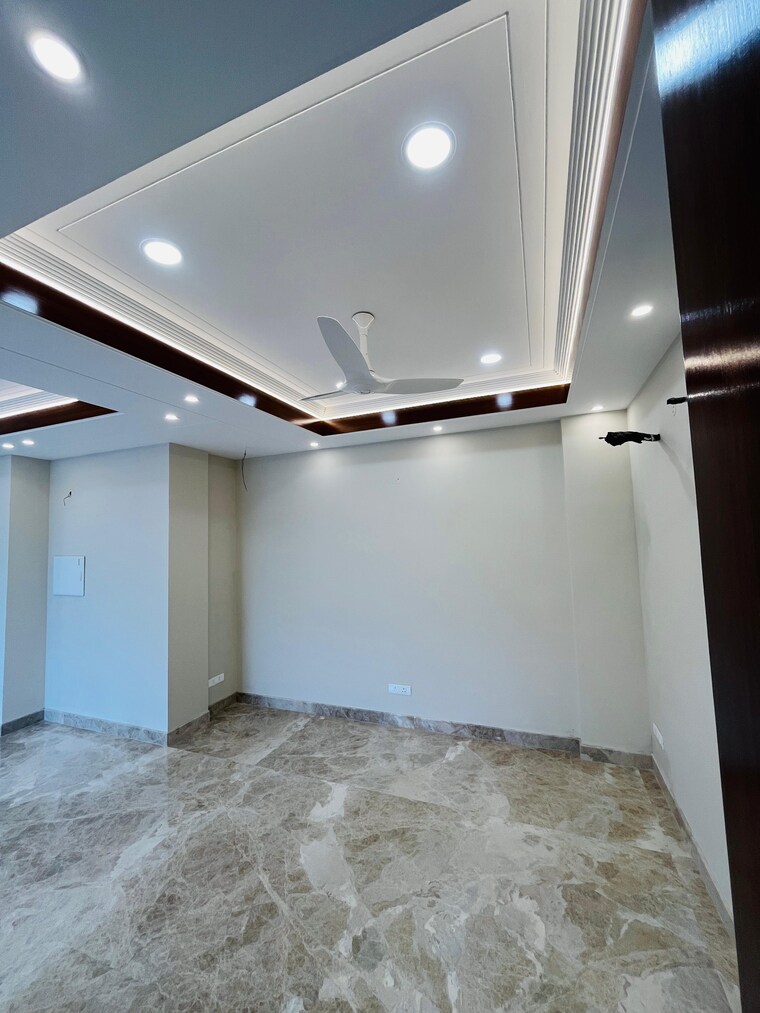 Room, gms road 3 Bedroom 2400 Sq.Ft. Builder Floor In Gms Road Dehradun 9096158