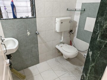 Bathroom in 1 BHK Apartment at Acme Complex 2A, Goregaon West – for Rent