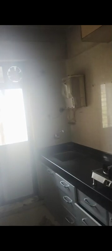 Furnished Amenities in 3 BHK Apartment at Air View Apartment, Vile Parle East – for Rent