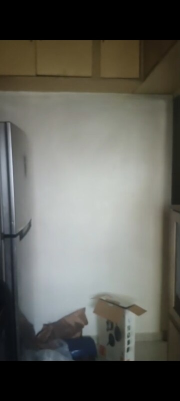 Room in 3 BHK Apartment at Air View Apartment, Vile Parle East – for Rent