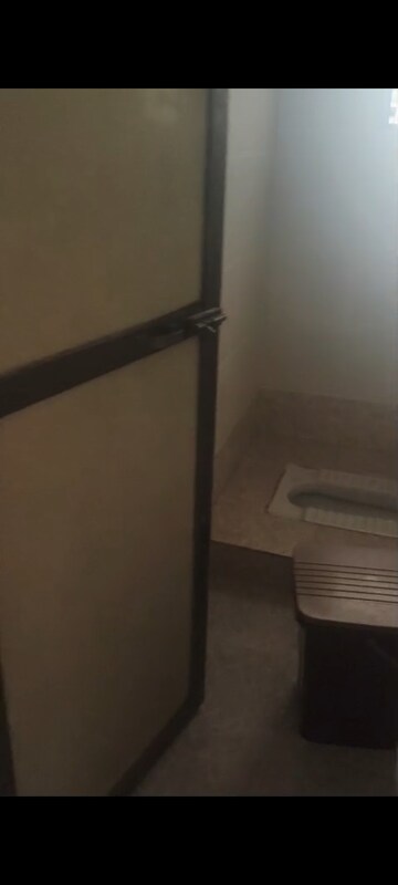 Furnished Amenities in 3 BHK Apartment at Air View Apartment, Vile Parle East – for Rent