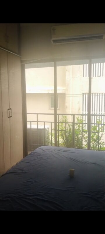 Room in 3 BHK Apartment at Air View Apartment, Vile Parle East – for Rent