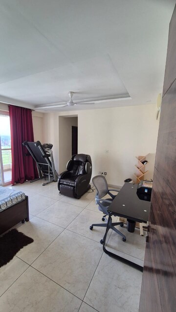 Room in 4 BHK Apartment at Sector 66-A – for Rent