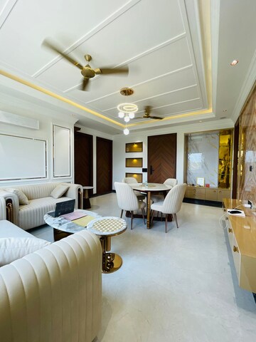 Team Area in 3 BHK Builder Floor at BPTP Floors, Sector 70 – for Sale