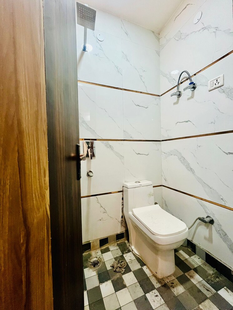 Bathroom, dwarka mor 2 Bedroom 540 Sq.Ft. Builder Floor In Dwarka Mor Delhi 9096227