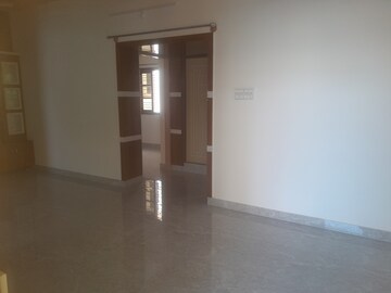 Room in 2 BHK Builder Floor at Nri Layout – for Rent