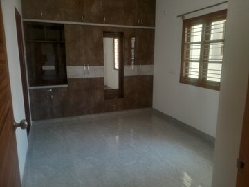 Room in 2 BHK Builder Floor at Nri Layout – for Rent
