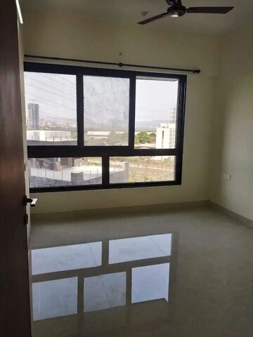 Room in 2 BHK Apartment at The Wadhwa Atmosphere, Mulund West – for Rent