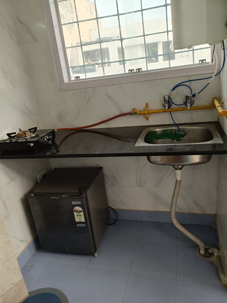 Team Area, new friends colony 1 RK 250 Sq.Ft. Builder Floor In New Friends Colony Delhi 9096348