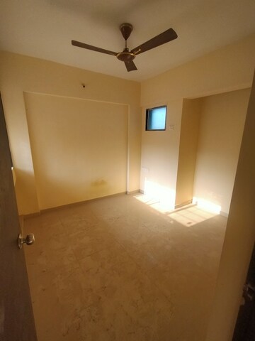 Room in 1.5 BHK Apartment at Laxmi Avenue D Global City Ph-1, Virar West – for Rent