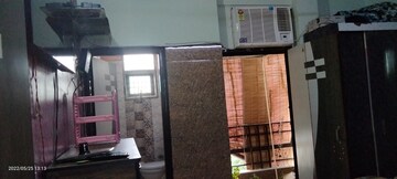 Room in 1 BHK Builder Floor at Vaishali Sector 5 – for Rent