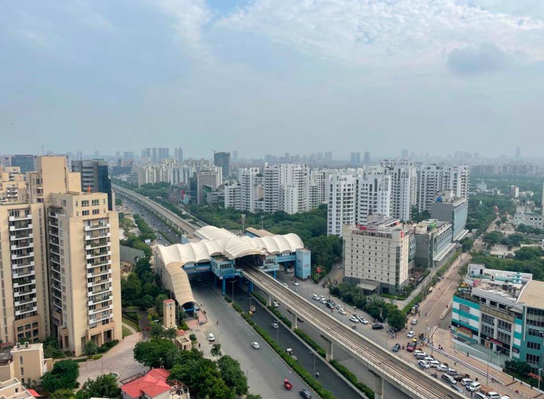 4 BHK + Servant Room Apartment For Rent in DLF The Belaire