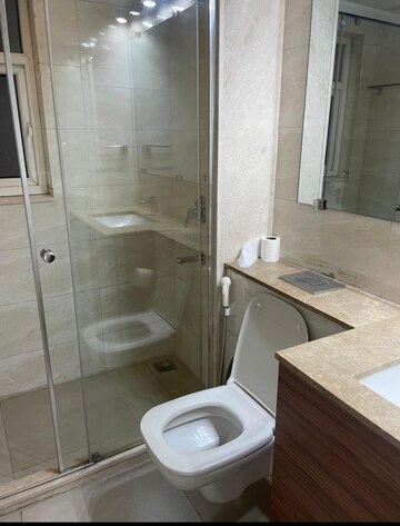 Bathroom in 4 BHK Apartment at DLF The Belaire, Sector 54 – for Rent