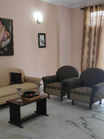Living Room in 4 BHK Builder Floor at RWA Apartments, Sector 31 – for Rent