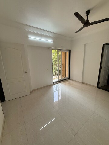 Room in 2 BHK Apartment at Bharat Ecovistas, Shilphata – for Rent
