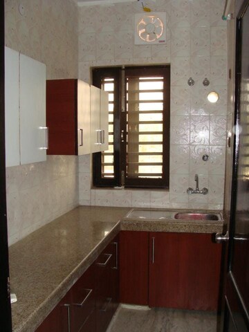 Kitchen in 2 BHK Builder Floor at Sector 46 – for Rent