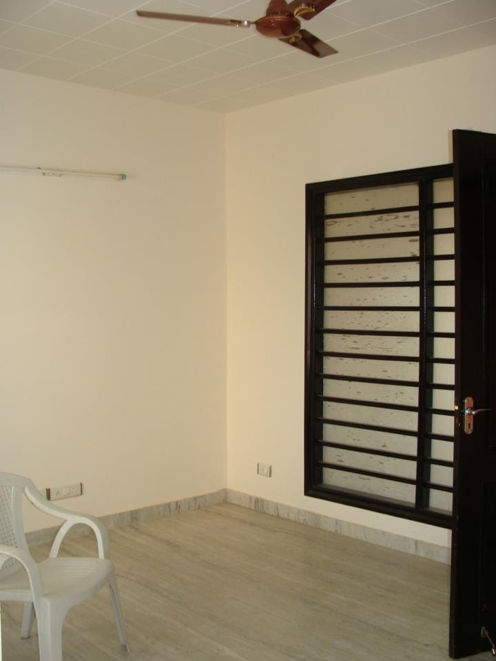 2 BHK + Extra Room Builder Floor For Rent in Sector 46