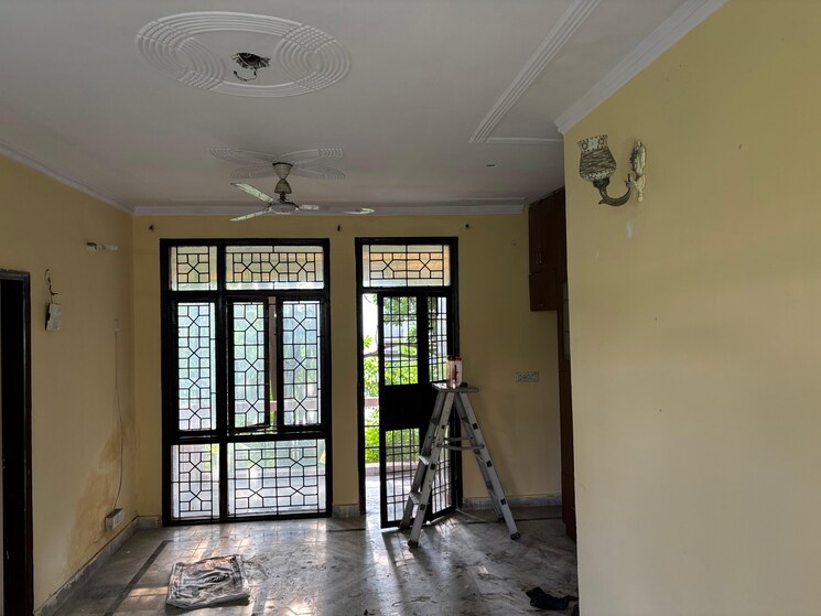 Room, sector 46 2 Bedroom 936 Sq.Ft. Builder Floor In Sector 46 Gurgaon 9096439