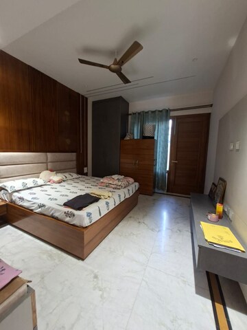 Bedroom in 3 BHK Builder Floor at Sector 7 – for Rent