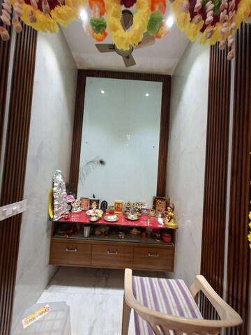 Bedroom in 3 BHK Builder Floor at Sector 7 – for Rent